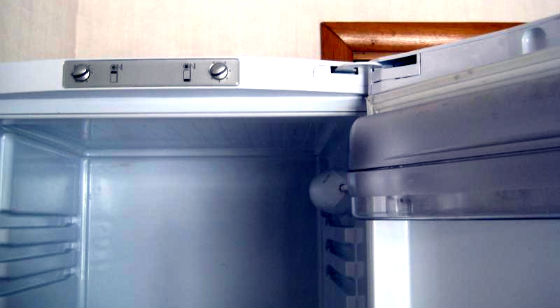 Перевесить двери холодильника в Хотьково | Вызов мастера по холодильникам на дом